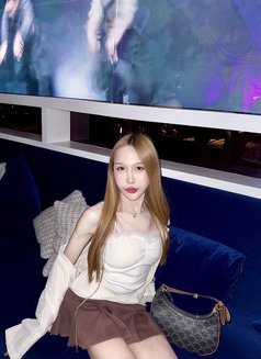 Leah small girl - Acompañantes transexual in Bangkok Photo 30 of 30