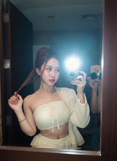 Leah small girl - Transsexual escort in Bangkok Photo 18 of 24