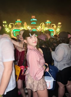 Leah small girl - Acompañantes transexual in Bangkok Photo 27 of 28