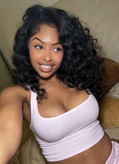 Leanne - escort in Dubai Photo 6 of 6