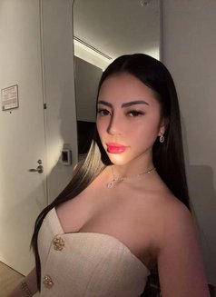 Leanne - escort in Singapore Photo 2 of 2