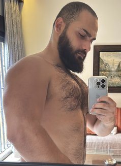 Leb Man - masseur in Beirut Photo 2 of 12