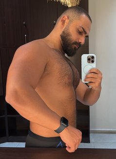 Leb Man - masseur in Beirut Photo 12 of 12