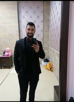 Lebanese Bull - masseur in İstanbul Photo 1 of 3
