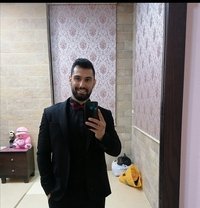 Lebanese Bull - Masajista in İstanbul