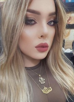 Cindy Sex Machine - Transsexual escort in Beirut Photo 22 of 22