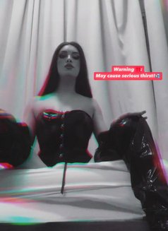 Lebanese Mistressلبنانية - Transsexual escort in Beirut Photo 6 of 6