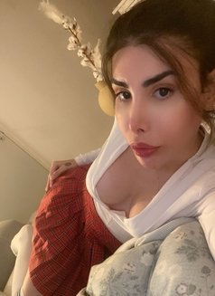 Lebanese 🇱🇧 visiting - Transsexual escort in Stockholm Photo 16 of 17