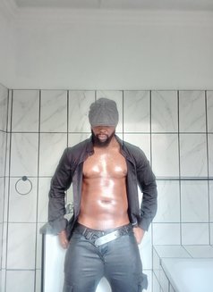 LEBO - Male escort in Pretoria Photo 2 of 8