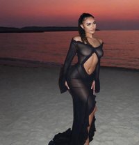 Lee. +91,63503,68648 - escort in Lucknow