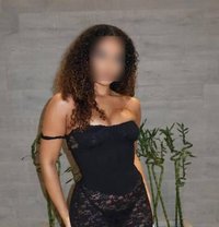 Lee. +91,63503,68648 - escort in Lucknow