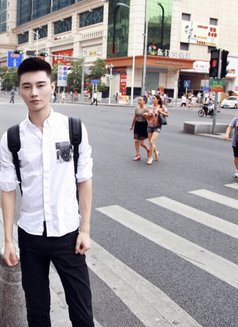 Lee - Acompañantes masculino in Chengdu Photo 4 of 6
