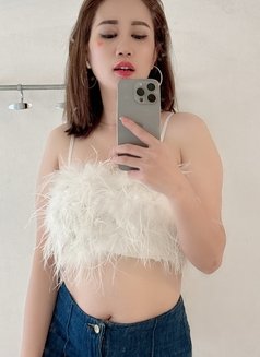 Lyly - escort in Hong Kong Photo 1 of 4