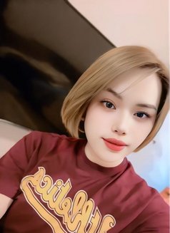 Lee - Transsexual escort in Riyadh Photo 5 of 6