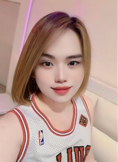 Lee - Transsexual escort in Riyadh Photo 3 of 3