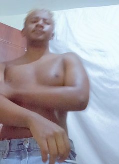 Lee - Male escort in Nairobi Photo 8 of 8