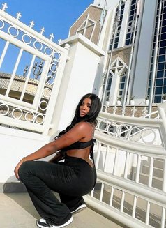 Lee - puta in Noida Photo 4 of 7