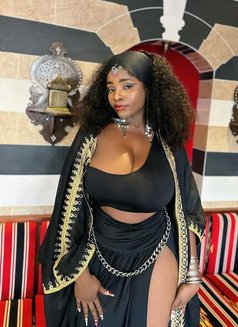 Lee - puta in Noida Photo 5 of 7