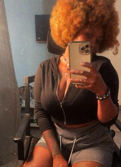 Lee - escort in Noida Photo 4 of 7