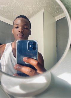 Lee - Male escort in Pretoria Photo 2 of 4