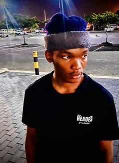 Lee - Male escort in Pretoria Photo 4 of 4