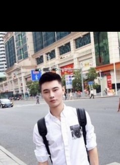 Lee - Male escort in Bangkok Photo 3 of 3