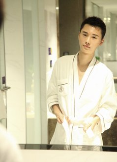 Lee - Male escort in Pattaya Photo 3 of 4