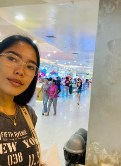 Leeh - escort in Manila Photo 2 of 2