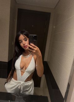 Leela - escort in Dubai Photo 4 of 10