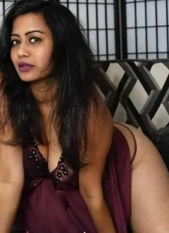 Leema - escort in Kochi Photo 13 of 16