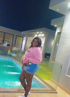 Leen - escort in Nairobi Photo 5 of 5