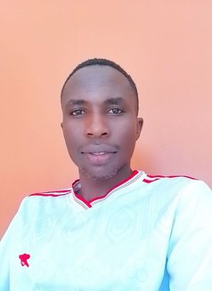 Leen - Male escort in Nairobi Photo 2 of 8