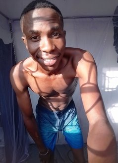 Leen - Male escort in Nairobi Photo 3 of 8