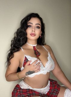 Leen - puta in Abu Dhabi Photo 8 of 8