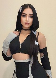 Leen - escort in Abu Dhabi Photo 4 of 6