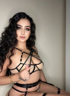 Leen - escort in Abu Dhabi Photo 6 of 6