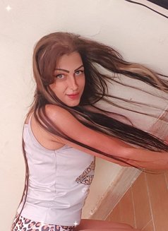 Leen - escort in Beirut Photo 4 of 7