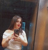 Leen Lovely - puta in Beirut