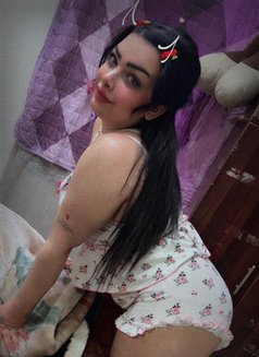 Leen - escort in Damascus Photo 5 of 12