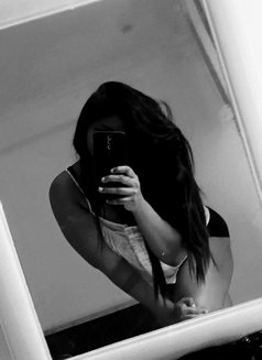 Leena - escort in New Delhi Photo 3 of 5