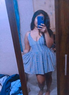 Leena - escort in New Delhi Photo 5 of 6