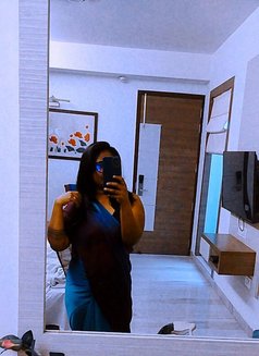 Leena - escort in New Delhi Photo 6 of 9