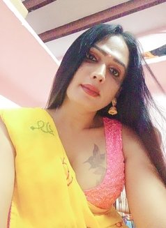 Leena - Transsexual escort agency in Chennai Photo 3 of 6