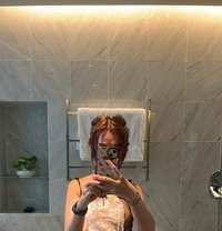 LEENA - PETITE GIRL - puta in Singapore