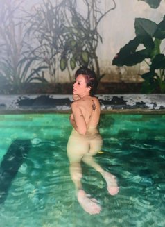 LEENA - PETITE GIRL - puta in Kuala Lumpur Photo 10 of 10