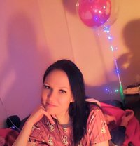 Leena - puta in New Delhi