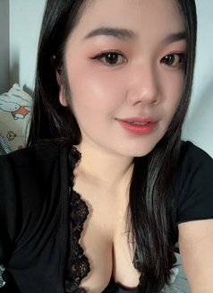 Leena - escort in Riyadh Photo 3 of 5