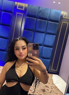 Leena - escort in Riyadh Photo 4 of 7