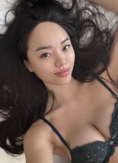 Leena - escort in Dubai Photo 1 of 5