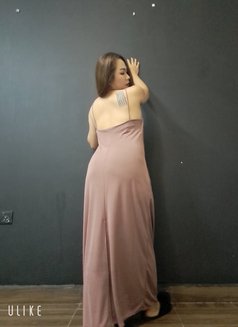 Leeya - escort in Muscat Photo 4 of 7